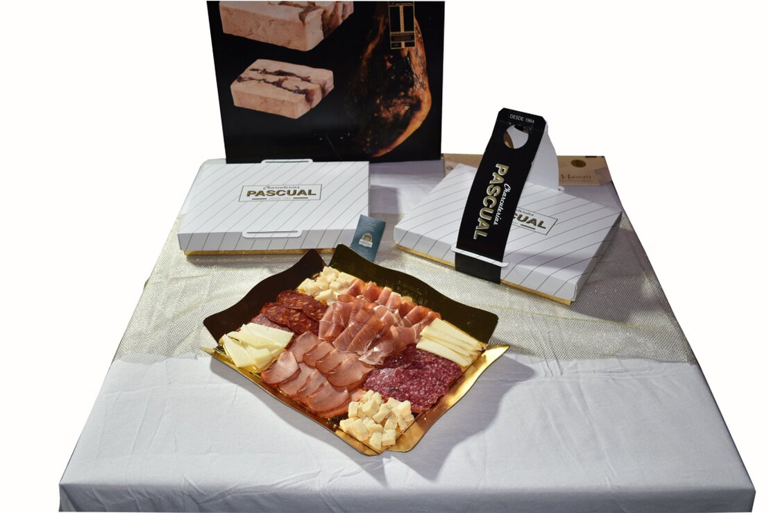 Bandeja de jamón ibérico emplatada