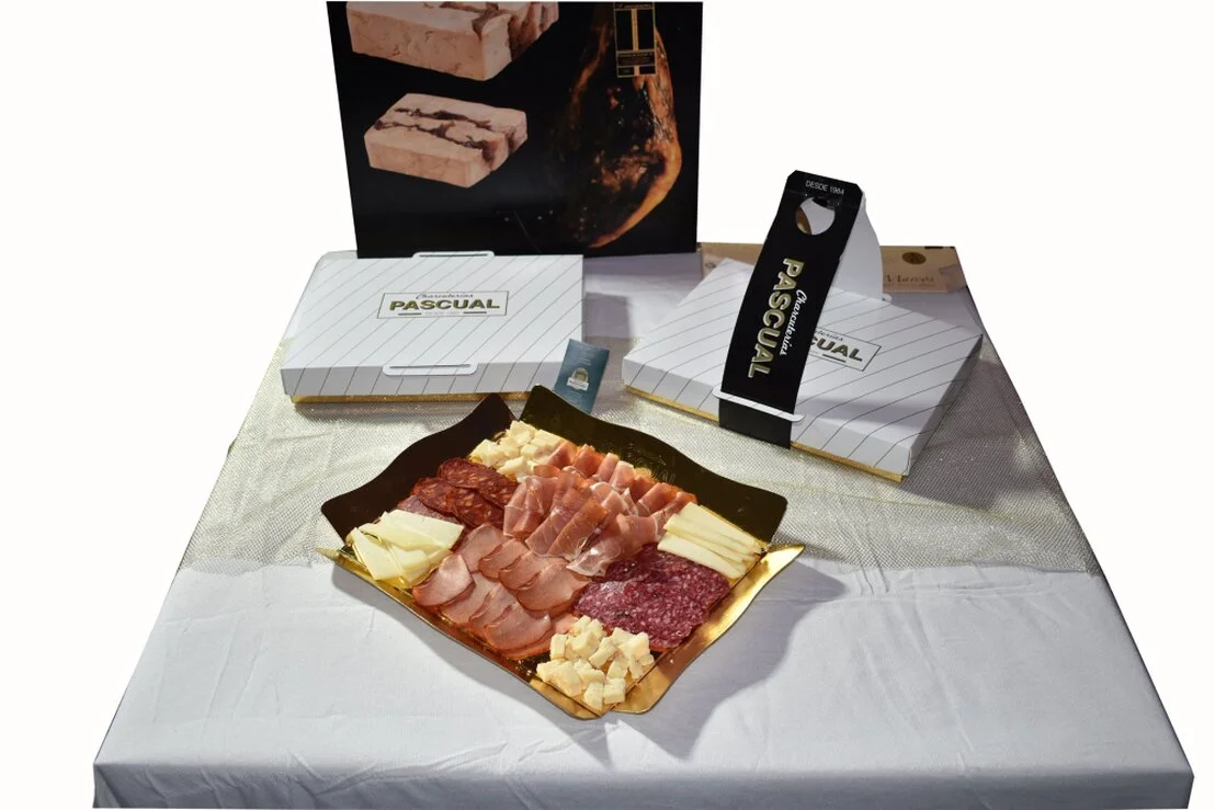 Bandeja de jamón ibérico emplatada