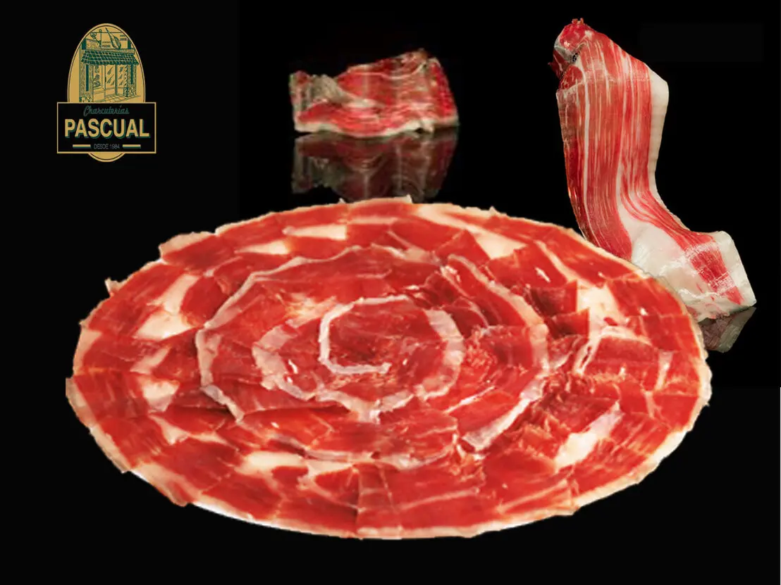 Corte artesanal a cuchillo de jamón